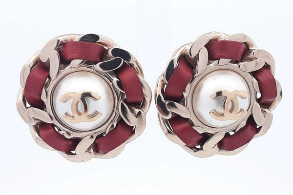 Chanel Cc Faux Pearl Clip On Earrings Eb1224wrsa