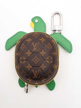 Louis Vuitton Lv Turtle Pouch Bag Charm With Monogram Canvas Shell Eb0126wcrsa