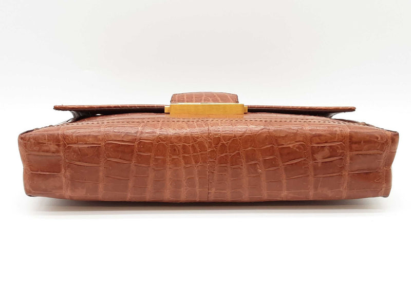 Fendi Baguette Maxi Crocodile Embossed Chain Handbag Sd0325izxzde