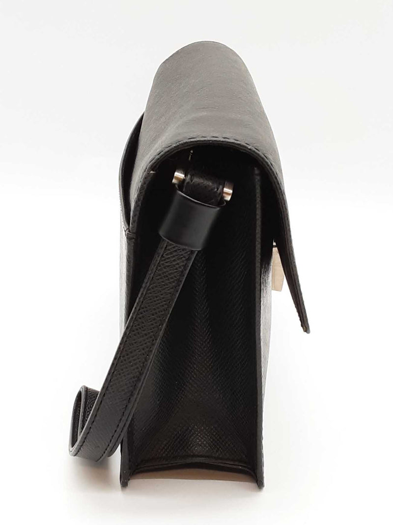 Louis Vuitton Taiga Selenga Black Clutch Bag Sd0925orzde