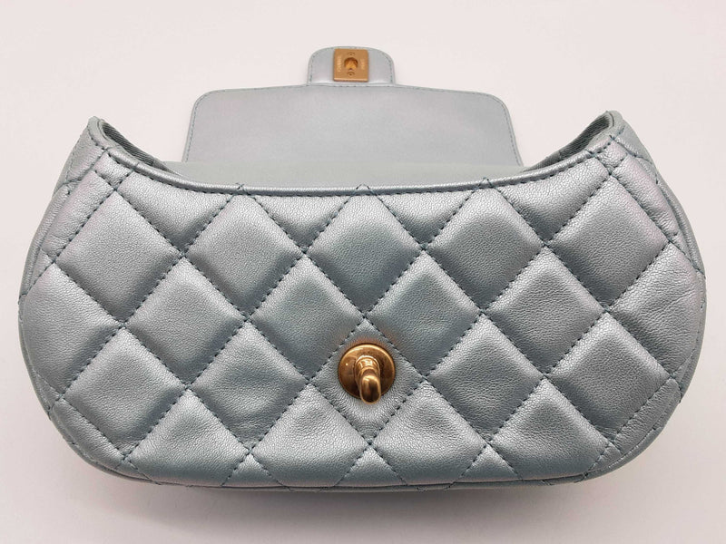 Chanel 24c Coco Light Blue Iridescent Quilted Leather Crossbody Bag Do0925pxzxde