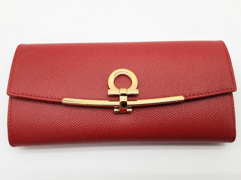 Salvatore Ferragamo Gancini Red Leather Continental Wallet Do0925lrxde