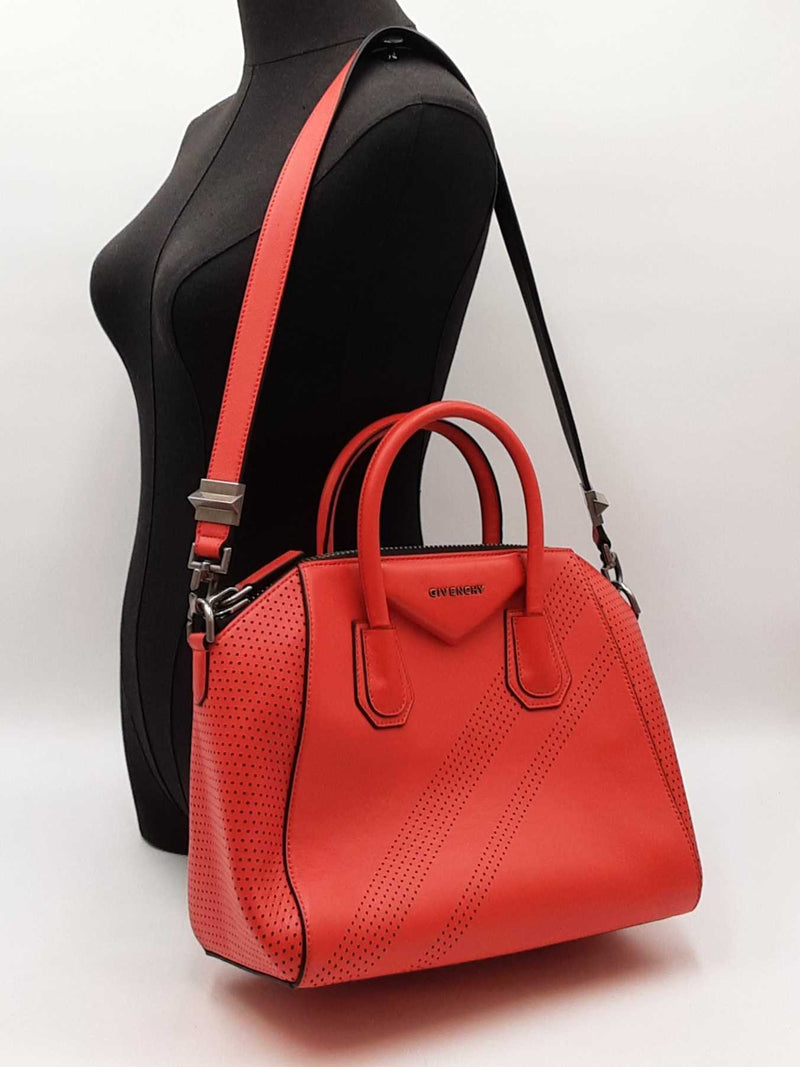 Givenchy Antigona Satchel In Red Leather Fw0725lrzdu