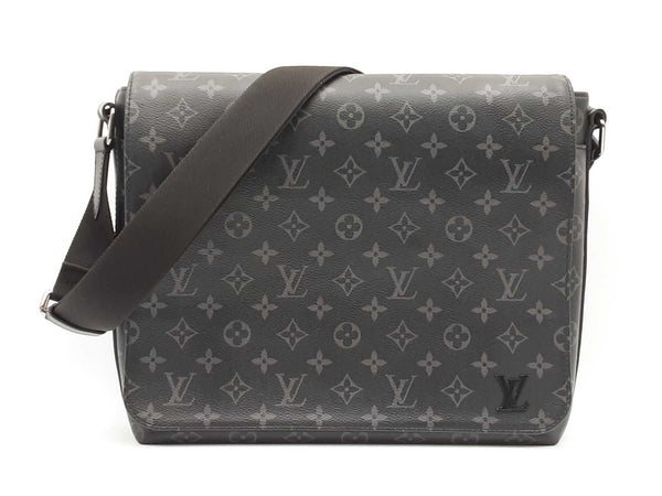 Louis Vuitton Monogram Eclipse District Mm Messenger Bag Fw0525exzdu