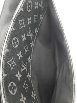 Louis Vuitton Monogram Eclipse District Messenger Bag Eb0926ixzde