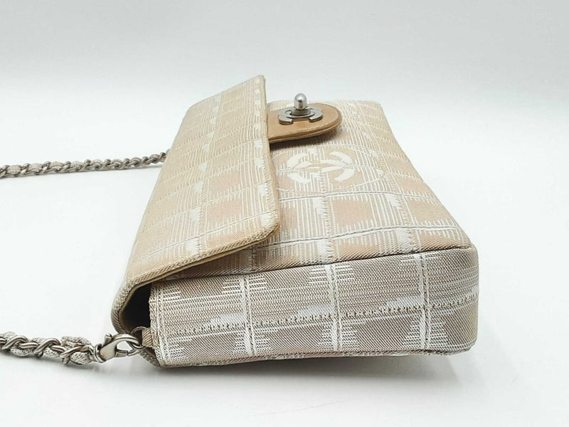 Chanel Travel Line East West Beige & White Flap Shoulder Bag Fw1224crxdu