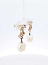 Chanel 2012 Crystal Strass & Faux Pearl Gold-tone Drop Stud Earrings Fw0826orxd7
