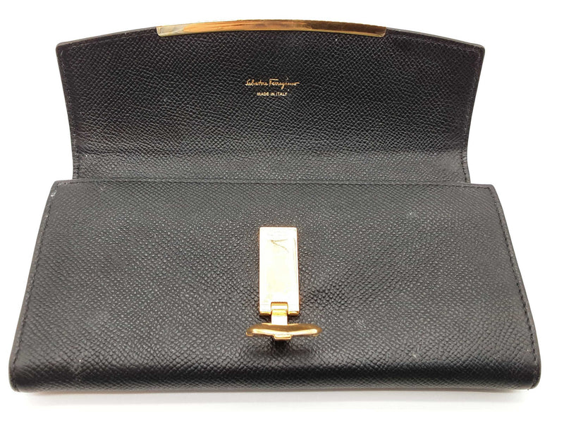 Salvatore Ferragamo Gancini Black Leather Continental Wallet Do0525oorde