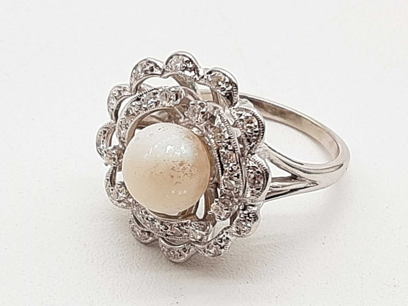 0.06 Cttw Diamonds 10k White Gold 7.4g Flower Ring Size 6 Do1125oxzde