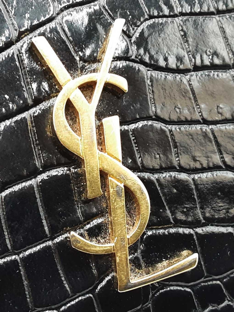 Yves Saint Laurent Cassandre Phone Holder In Croc-embossed Leather Fw0825wzxdu