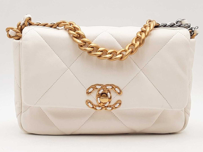 Chanel Lambskin Quilted Medium Chanel 19 Flap White Handbag Aa1125orxzsa