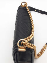 Chanel Black Chevron Quilted Caviar Leather Boy Bag Eb1225orxzde