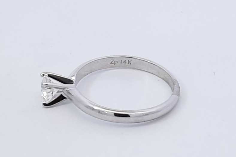 0.44ctw Diamond Ring In 14k White Gold 2.3 Grams Size 6.5 Eb1125prxdu