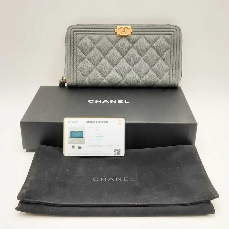 Chanel Caviar Quilted Zip Around Boy Hs0424ccrsa