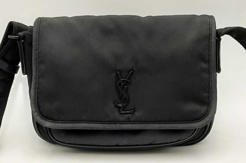 Yves Saint Laurent Niki Black Nylon Messenger Bag Eb0225pxzsa