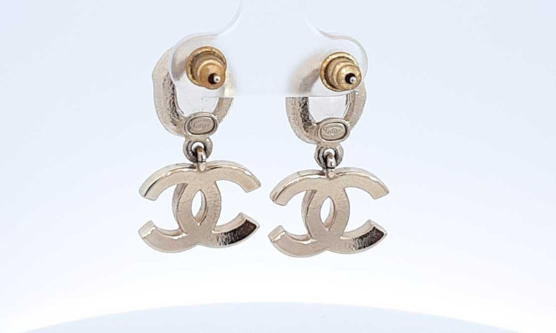 Chanel Crystal & Pearl Cc Logo Drop Earrings 7.7 Grams Eb0424oxzdu