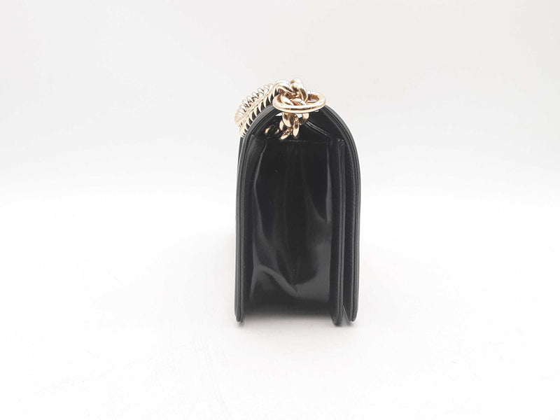 Chanel Medium Boy Bag Black Patent Leather Handbag Aa0425lzxzsa