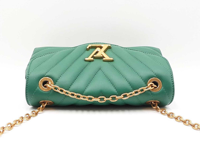 Louis Vuitton New Wave Chain Bag In Emerald Green Leather Fw0825lorxdu