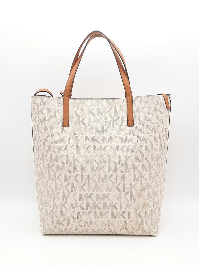 Michael Kors Hayley Large Convertible Tote Bag In Vanilla Fw0924pxsa