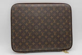 Louis Vuitton Monogram Laptop Sleeve Eb1026worsa