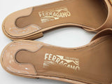 Salvatore Ferragamo Beige Patent Leather Vara Bow Slides Size 6 Eb0925lxzde