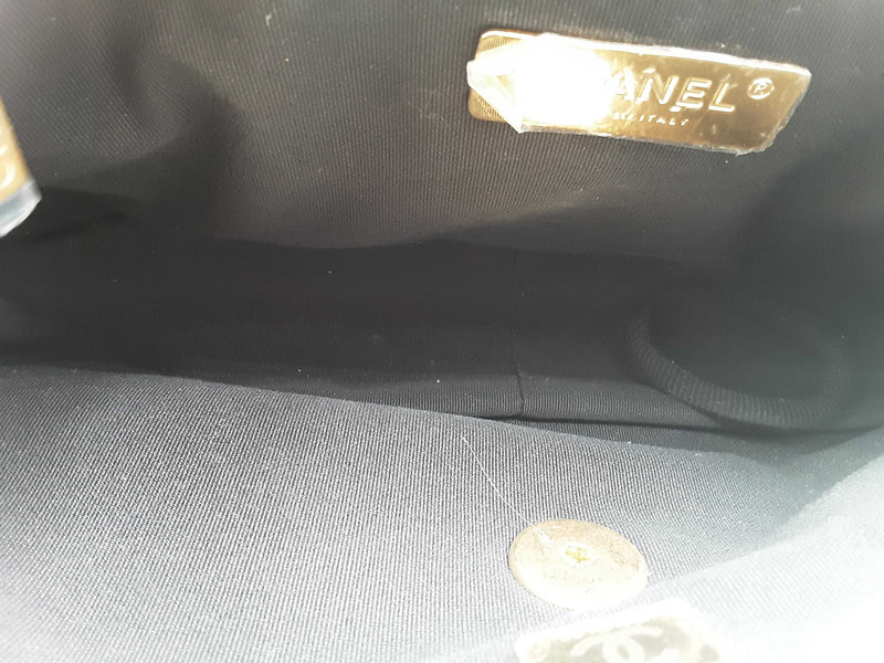 Chanel Lambskin Quilted Medium Chanel 19 Flap White Handbag Aa1125orxzsa