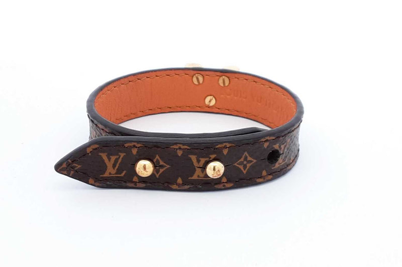 Louis Vuitton Monogram Essential V Bracelet Size 15 Eb1224lxzdu