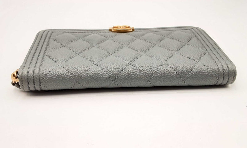 Chanel Caviar Quilted Zip Around Boy Hs0424ccrsa