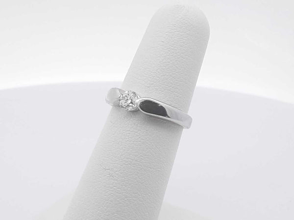 0.20ctw 14k White Gold 2.7 Grams Ring Size 6 Sd0725lpzsa