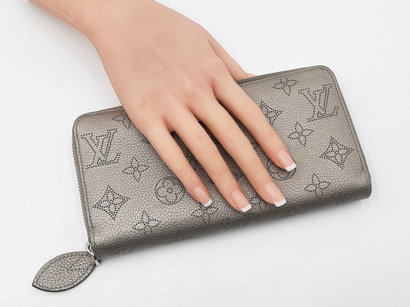 Louis Vuitton Zippy Wallet In Metallic Grey Mahina Perforated