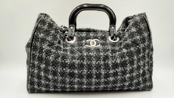 Chanel Quilted Tweed & Patent Leather Shopping Tote Bag Fw1224loxzdu