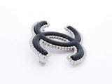Chanel Cc Logo Silver-tone Brooch In Black Lambskin Leather & Strass Fw1125rzdu