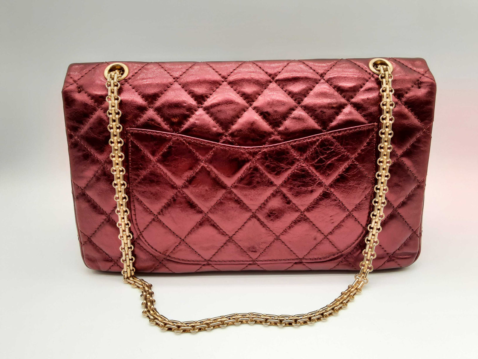 CHANEL ワインレッド手袋 CCロゴ付き Chanel Quilted Red Metallic Leather Double Flap Shoulder Bag