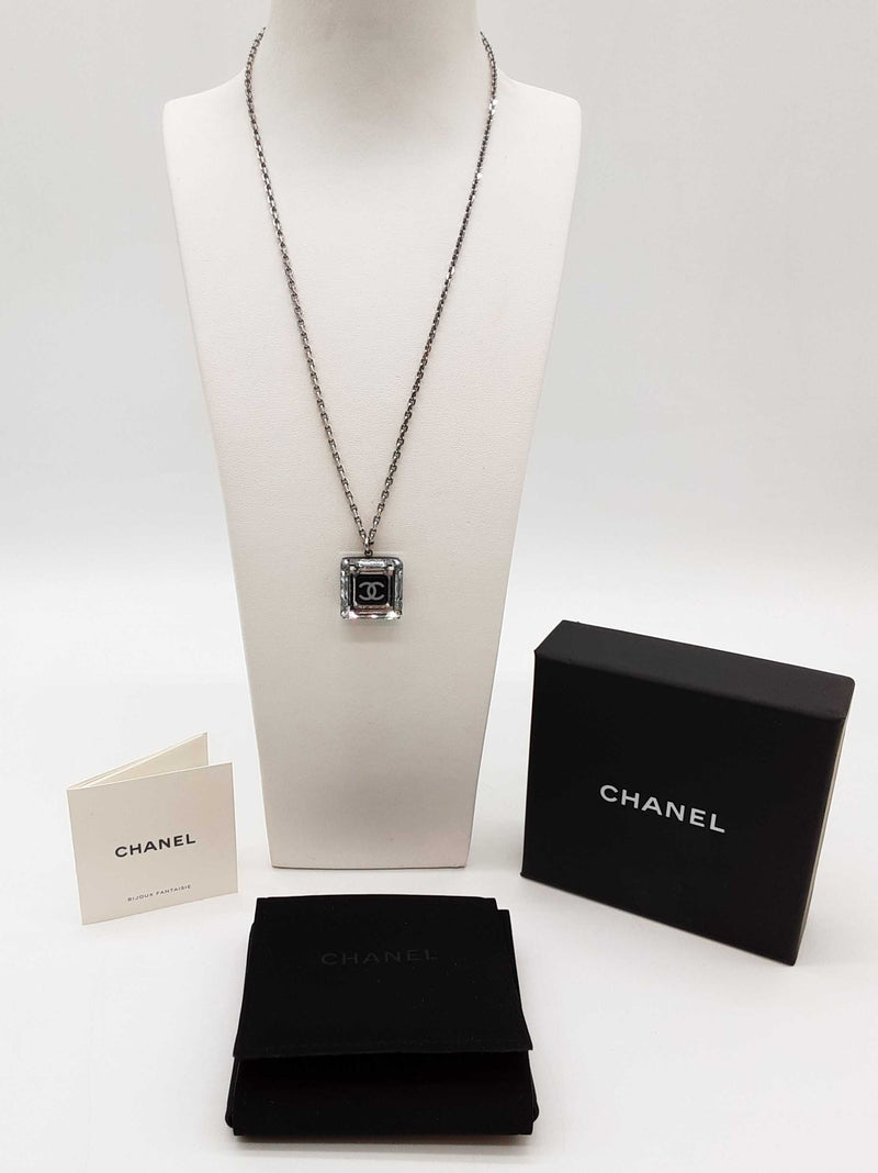 Chanel Cc Crystal Resin Square Pendant Necklace 19 In Do1025wxzde