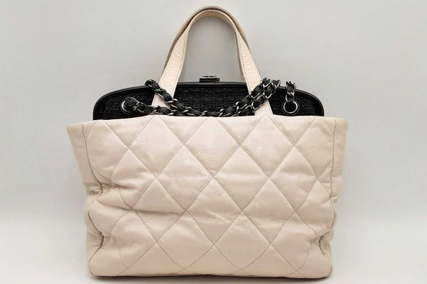 Chanel Tweed & Quilted Leather Portobello Shoulder Bag Eb0424lxxzsa