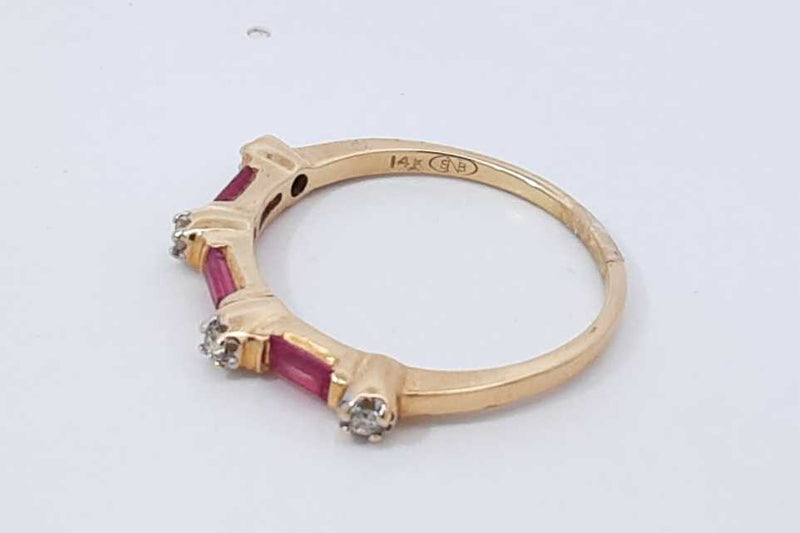 Diamond & Ruby Ring In 14k Yellow Gold 2.7 Grams Size 9 Eb0925ixdu