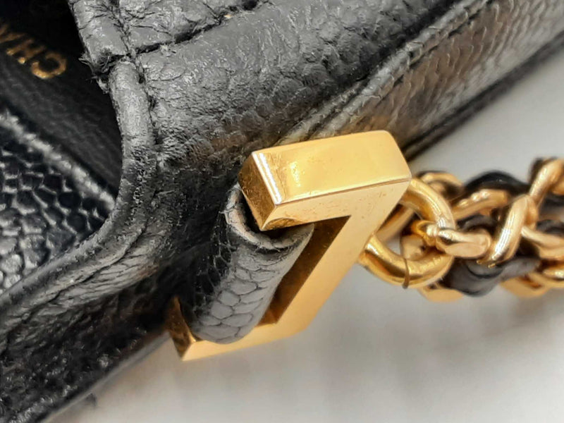 Chanel Quilted Caviar Leather Chain Crossbody Phone Holder Fw1224crxdu