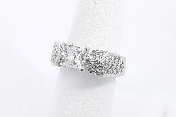 Approx. 1.56ctw Diamond Ring In 18k White Gold 10.3 Grams Size 6.75 Eb0125opxzsa