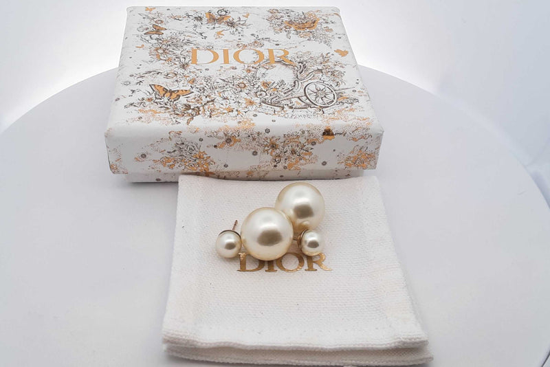 Christian Dior Faux Pearl Stud Earrings 8.4 Grams Eb0825lordu