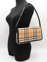 Burberry Classic Shoulder Bag In Nova Check Coated Canvas Fw1225lixdu