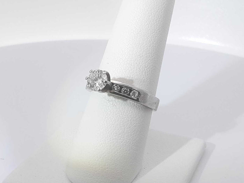 .68ctw 14k White Gold 3.7 Grams Ring Size 7.5 Sd0625izxsa
