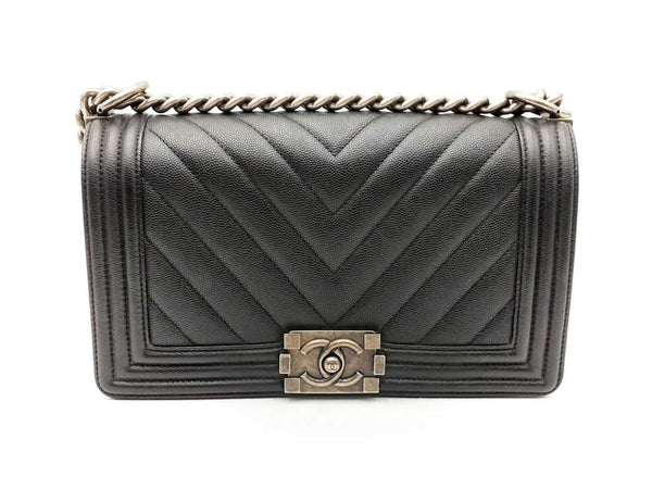 Chanel Boy Bag In Chevron V-stitch Black Caviar Leather Fw1224wxzx