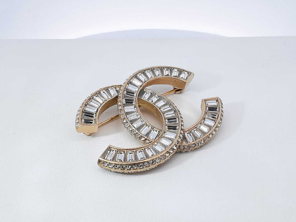 Chanel 2017 Gold-tone & Cubic Zirconia Cc Logo Brooch/pin Fw1025orzdu