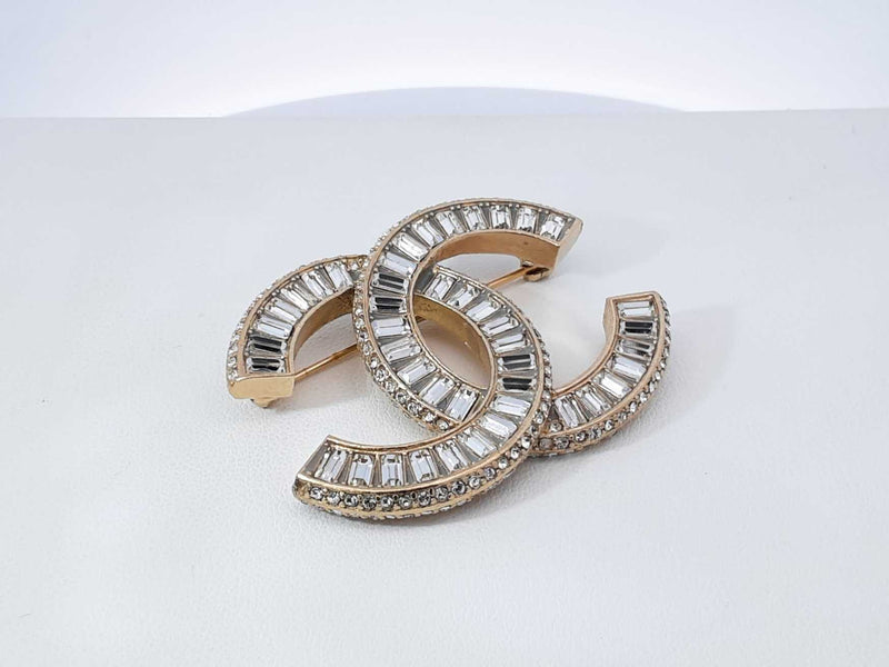 Chanel 2017 Gold-tone & Cubic Zirconia Cc Logo Brooch/pin Fw1025orzdu