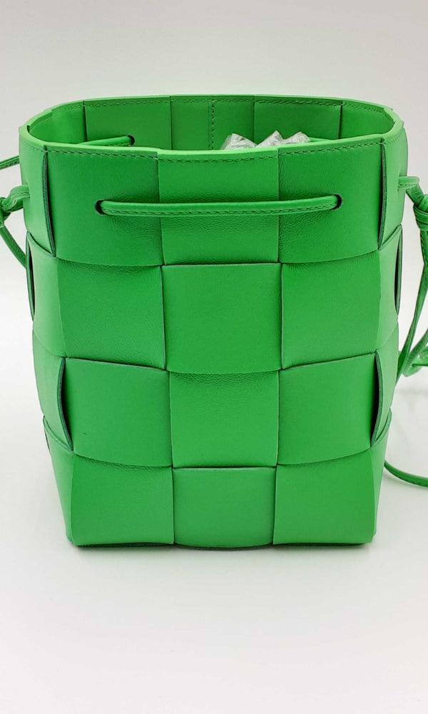 Bottega Veneta Cassette Intreccio Green Leather Bucket Bag Eb0223lrxdu