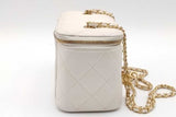 Chanel Quilted Lambskin Vanity Case Eb1026olxzsa