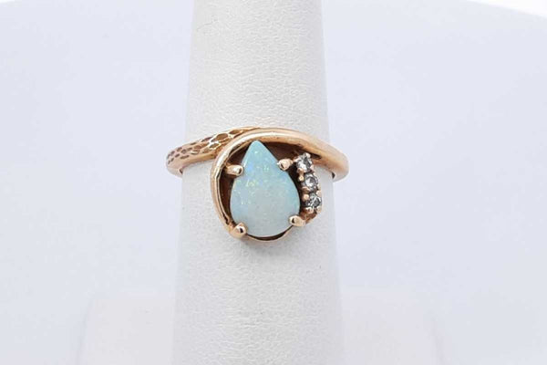 Opal & Diamond Ring In 14k Yellow Gold 3.7 Grams Size 6.25 Eb0925loxdu