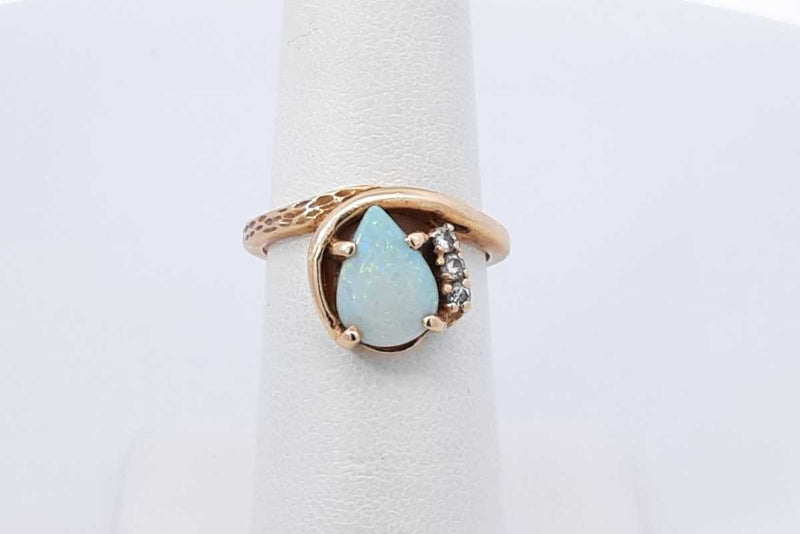 Opal & Diamond Ring In 14k Yellow Gold 3.7 Grams Size 6.25 Eb0925loxdu
