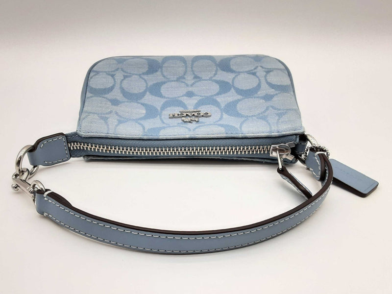 Coach Nolita 5 Signature Chambray Blue Denim Wristlet Do0824wxde