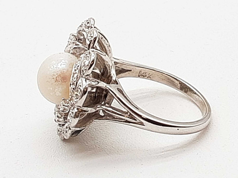 0.06 Cttw Diamonds 10k White Gold 7.4g Flower Ring Size 6 Do1125oxzde